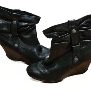 Kenneth Cole Blue Ice Boots